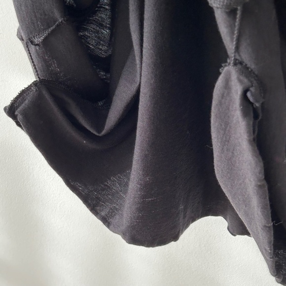 Gap Black Flowy Swing Tank Top - Picture 14 of 16